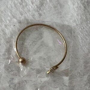 Elegant Gold Bangle Bracelet